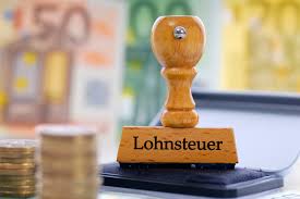 Nach der heirat ordnet euch das finanzamt automatisch in die steuerklasse 4 ein. Lohnsteuerklassen Welche Steuerklassen Gibt Es In Deutschland