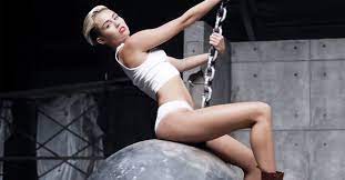 Baixar musica miley cyrus wrecking ball gratis. Miley Cyrus Wrecking Ball Music Download