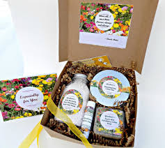Birthday Gift Box For Her Gardeners Gift Box Gardening Gifts Spa Box For Her Birthday Gift For Women Gifts For Gardener Thinking Of In 2020 Spa Gifts Set Spa Gifts Birthday Gifts For Women