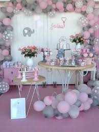Adornos De Mesas Decoradas Para Fiestas En 4 Estilos Centros De Mesa Para Bautizos Mesa Decorada Para Fiestas Decoraciones De Fiestas Para Bebes Fiesta De Elefante