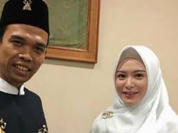 Download kumpulan ceramah ustad abdul somad mp3. Ustaz Abdul Somad Buka Bukaan Soal Hubungan Dengan Ayana Moon Dream Co Id