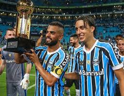 Han spiller hovedsageligt som midtbanespiller for gremio i serie a. Maicon Nao Fica Em Cima Do Muro E Aposta Em Favorito Ao Titulo Da Libertadores E O Gremio Torcedores Noticias Sobre Futebol Games E Outros Esportes