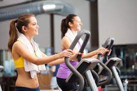 Olahraga kardio menjadi olahraga yang sering dipilih oleh kalangan lansia dalam menjaga sistem kekebalan tubuh. 5 Manfaat Hebat Olahraga Kardio Bagi Tubuh Womantalk