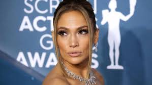 She's still, she's still jenny from the block. Inspirador Discurso De Jennifer Lopez En Los People S Choice Awards Cuanto Mas Decian Que No Mas Tenia Que Hacerlo