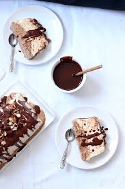 Semifreddo Au Pralin Et Au Chocolat Sauce Chocolat Noir Gianduja Hazelnut And Chocolate Semifreddo With Chocolate And Giandu Chocolat Dessert Chocolat Noir