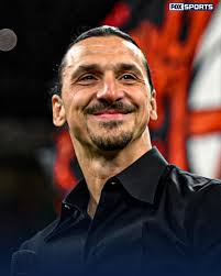 IBRA ESTÁ ENAMORADO DE SU DELANTERO MEXICANO! 😍⚽🇲🇽 #CentralFOX Zlatan  Ibrahimovic volvió a rendirse en elogios sobre Santi Gimenez y aseguró que  el mexicano está siendo una gran inversión para Milán.