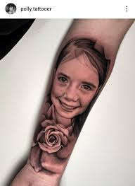 Looking for a tattoo artist that can do family portrait plz