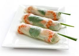 Rouleaux de printemps légers ww, recette des rouleaux de printemps frais, légers et tellement goûteux, facile et à réaliser pour une entrée aux saveurs · galette de riz, salade, carotte, concombre, germes de soja, vermicelles de riz, blanc de poulet, crevettes, menthe, feuilles de coriandre, sucre. Rouleaux De Printemps