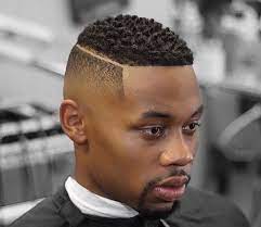 Un salon de coiffure exclusivement destiné aux hommes. 1001 Idees Degrade Progressif L Indemodable Coiffure Homme Coiffure Homme Noir Cheveux Courts Coiffure Homme Coiffure Homme Black