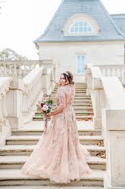 Iridescent Details For A Rose Gold Castle Wedding Castle Wedding Castle Wedding Inspiration Wedding Picture Poses Red velvet psycho | tumblr. castle wedding