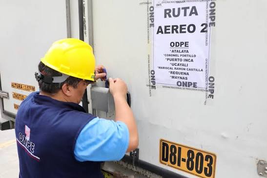 📷 Hoy iniciamos el traslado del material de capacitación electoral desde  nuestro almacén en Lurín hacia las Oficinas Descentralizadas de Procesos  Electorales (ODPE) de todo el país. 🚚 Para este despliegue destinamos