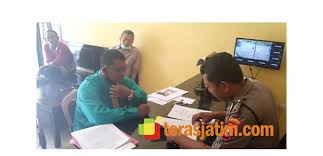 Enter the email address you signed up with and we'll email you a reset link. Kades Tanjung Lor Pacitan Laporkan Wartawan Dan Oknum Yang Ngaku Pendamping Ada Apa Teras Jatim