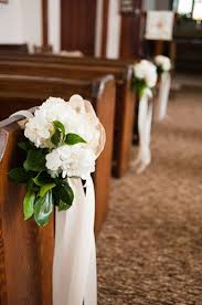 A Lovely Canadian Seaside Resort Wedding At The Algonquin Hotel Fab You Bliss Simple Church Wedding Church Wedding Decorations Wedding Ceremony Flowers