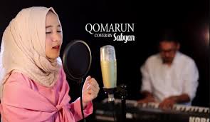 Teks lirik lagu sholawat qomarun, lengkap dalam tulisan arab, latin dan juga arti terjemahannya. Komarun Sholawat Qomarun Untuk Melihat Detail Lagu Komarun Koplo Klik Salah Satu Judul Yang Cocok Kemudian Untuk Link Download Arcealus