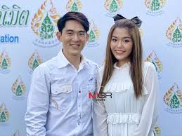 ขนหัวลุก กันทั้งงานรำบวงสรวงของนักร้องลูกทุ่งดังธัญญ่า อาร์สยาม ที่วันก่อนได้ไปรำบวงสรวงปู่พญานาคคู่กับหมอลำนามวิหค นก พงศกร ณ คุ้ม. à¸˜ à¸à¸ à¸² à¸­à¸²à¸£ à¸ªà¸¢à¸²à¸¡ à¸£à¸§à¸¡à¸‚ à¸²à¸§à¹€à¸ à¸¢à¸§à¸ à¸š à¸˜ à¸à¸ à¸² à¸­à¸²à¸£ à¸ªà¸¢à¸²à¸¡ à¹€à¸£ à¸­à¸‡à¸£à¸²à¸§à¸‚à¸­à¸‡à¸˜ à¸à¸ à¸² à¸­à¸²à¸£ à¸ªà¸¢à¸²à¸¡