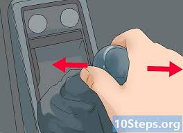 Luruskan kereta, undur dan dapatkan tiang nombor 1 di sisi cermin segitiga dan berhenti. Bagaimana Untuk Memandu Kereta Manual Bagaimana Untuk 2021