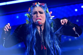 Loredana bertè cosa ti aspetti da me con subs.en castellano video by giovy. Il Medley Di Loredana Berte A Sanremo 2021 La Cantante Si Mangia Il Festival