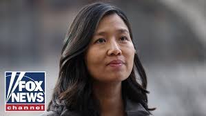 Amber Stamps's Instagram, Twitter & Facebook