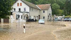 Hochwasser in oberirdischen gewässern sind naturereignisse. Yrf1z2kjhjnj6m