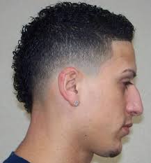 Corte de pelo estilodominicano, peinado al estilo dominicano Mohawk Haircut 15 Curly Short Or Long Mohawk Hairstyles For Men In 2021
