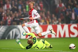 A 6'1 striker who turns into a complete forward. Transfer Rumour Barcelona Considering Summer Swoop For Ajax Striker Kasper Dolberg