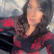 Zena Mitchell's Instagram, Twitter & Facebook