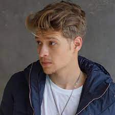 26 mayıs 1995 istanbul doğumlu 19 yaşında genç oyuncu. Burak Yoruk Youtube