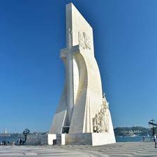The padrão dos descobrimentos was dedicated to the portuguese entourage that established portugal in the 14th century. Padrao Dos Descobrimentos The Monument Of The Discoveries Lisbon