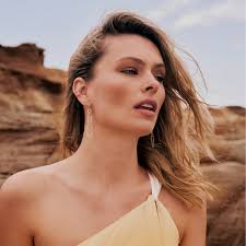 Icon Eternity Ear Cuff