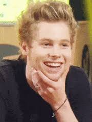 Luke robert hemmings (his full name) is a very handsome young man. Best Luke Hemmings Imagine Gifs Gfycat