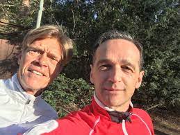Zur vermittlung vor ort reist er zunächst nach israel. Heiko Maas Im Jogging Interview Wer Bei Volkslaufen Dopt Gehort Zum Psychiater Der Spiegel