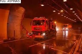 Fruhjahrsputztage Und Nachte In Den Tunnel Starten Heute In Tirol Und Vorarlberg Tirol Nacht Bundesland