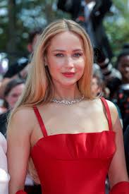 Jennifer Lawrence: Biography, Actor, 2024 Golden Globe Nominee