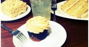 Rice Crispies Vanilla Piece Of Cake Butternut Cupcake With A Glass Of Lemonade In A Lovely Place In Paris Restaurant Parisien Manger Cake