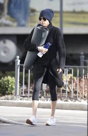 Maybe you would like to learn more about one of these? Meghan Markle Heading To A Yoga Studio In Toronto 01 12 2017 Hawtcelebs