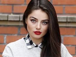 Kerem bursin, who received the award at the 2014 gq men of the year, has been studying marketing and communication in america since. Ada Masali Oyunculari Kadrosu Gercek Isimleri Cast Listesi