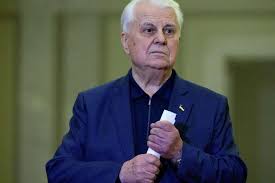 Алексей чаленко , леонид кравчук. Kravchuk Vimagaye Vid Rf Rozsliduvati Vbivstvo Snajperom Ukrayinskogo Vijskovogo Glavkom