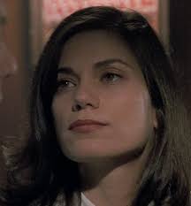 Linda Fiorentino in The Last Seduction (1994) Bridget Gregory (Linda  Fiorentino) seems to have it all: beauty, intelligence and a marriage to  Clay, a wealthy physician (Bill Pullman). But everything isn't enough