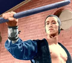 The young bruce lee got into so many fights on the streets of hong kong, that his parents decided to send him to martial arts school! Pin By Mado Funaki On Bruce Lee Bruce Lee Bruce Lee Movies Bruce Lee Books