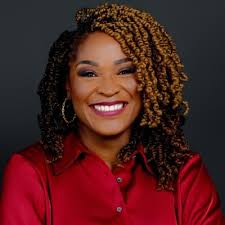 LinkedIn Familia, I've been writing this LinkedIn post in my head since  last fall, so here it finally goes... I came to the 🇺🇸 at 3-yrs old from  🇵🇪 . I grew