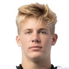 Justin Nyland's Instagram, Twitter & Facebook