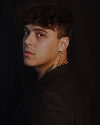 Fight for yourself not with yourself 🤝