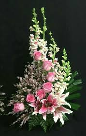Maybe you would like to learn more about one of these? Birdap On Twitter Rose Flower Arrangements Creative Flower Arrangements Large Flower Arrangements