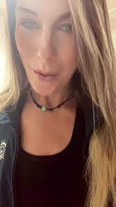 Carrie Braswell's Instagram, Twitter & Facebook