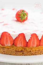 Erdbeer Sahne Torte Backen Macht Glucklich Rezept Erdbeer Sahne Torte Kuchen Und Torten Rezepte Torte Ohne Backen