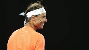 Rafa nadal afronta su partido de octavos de final del torneo de tierra batida por excelencia. Australian Open 2021 Rafael Nadal All Smiles As Woman Ejected For Heckling During His Serve Eurosport