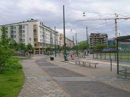 The slope has 2 lifts and 4 runs. Hammarby Sjostad Wikipedia