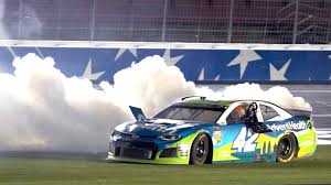 Tonight, nascar go's saturday night shootout racing. Nascar Kyle Larson Wins All Star Race Million Dollars Charlotte Observer