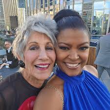 Renee Beamon's Instagram, Twitter & Facebook