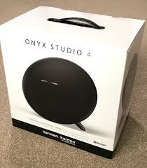 Crafted to be the best sounding, full featured, portable bluetooth speaker in its class, the onyx studio 4 offers two device connections, up to 8 hours of playtime and harman kardon connect+, which allows you to connect 100+ speakers with the same feature. Bluetooth Speaker Harman Kardon 4 120 Sumra